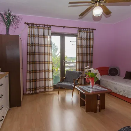 - Poljana Apartman *