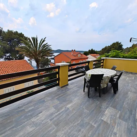 - Poljana * Mali Losinj